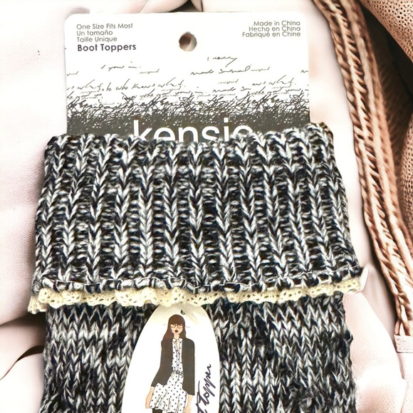 Chic & Cozy Kensie Black & White Boot Toppers – Step Up Your Style! NWT - Picture 7 of 8